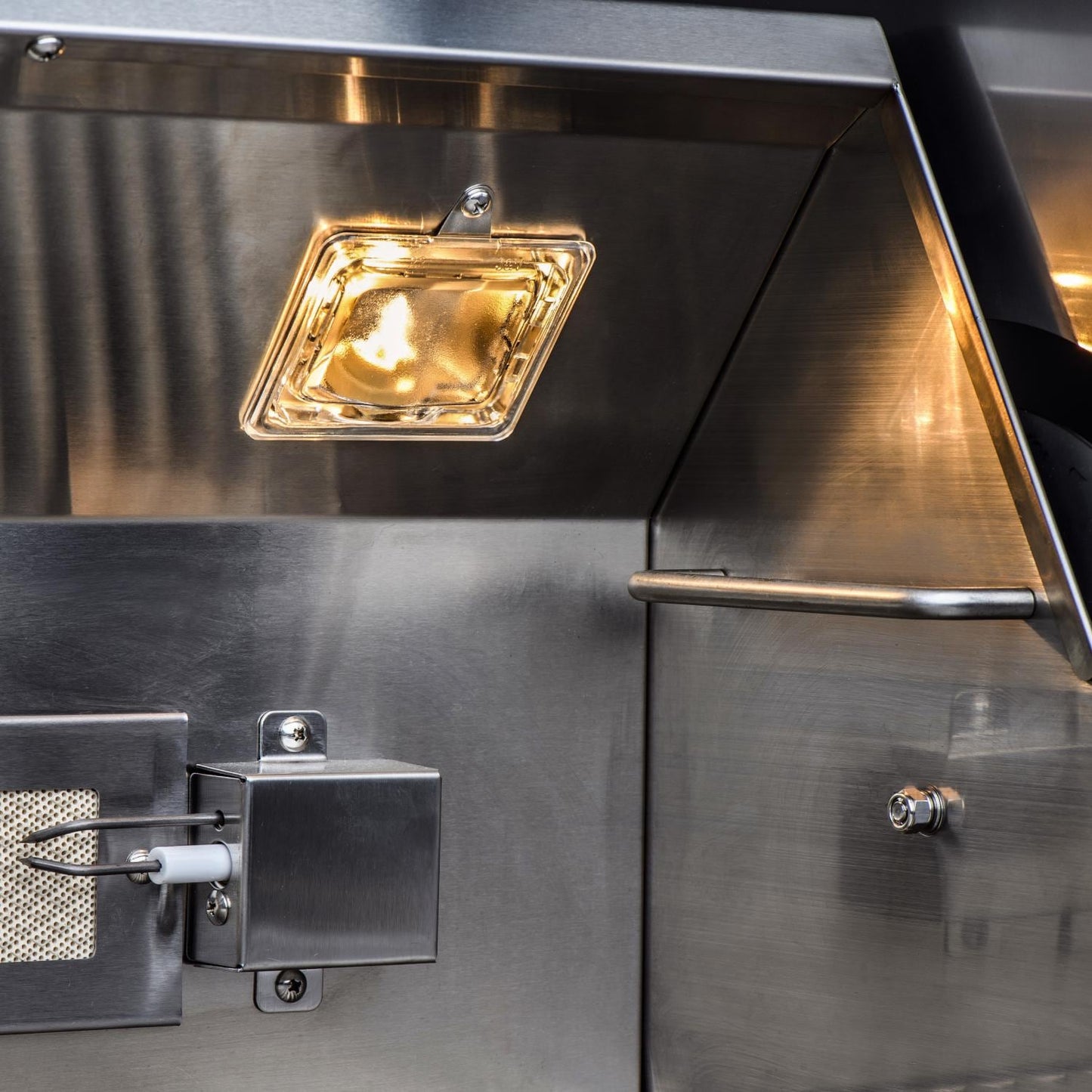 Blaze Professional LUX 44" 4 Burner Built-In Gas Grill BLZ-4PRO