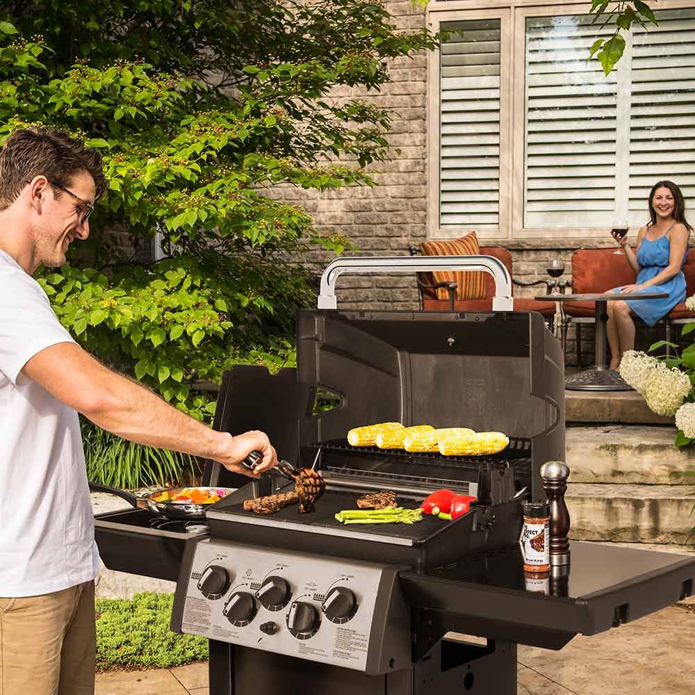 Broil King Monarch 390 Gas Grill 83428