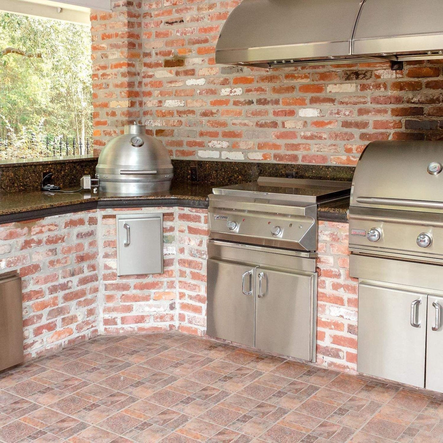 Blaze Grills 20" Cast Aluminum Charcoal Kamado Grill BLZ-20-KAMADO