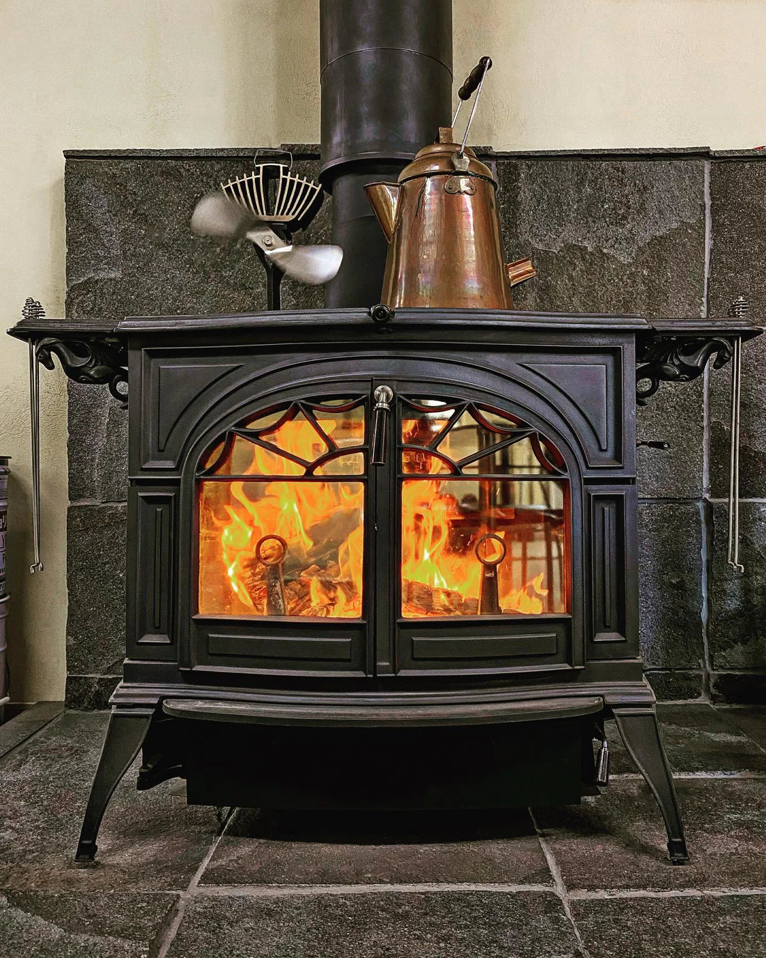Vermont Castings Defiant Traditional Door Wood Burning Stove
