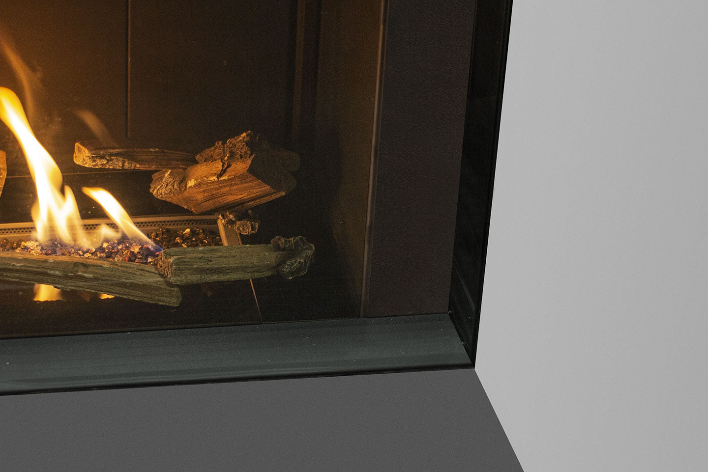 Urbana U50 Tall Bay Gas Fireplace U50I-T-LED